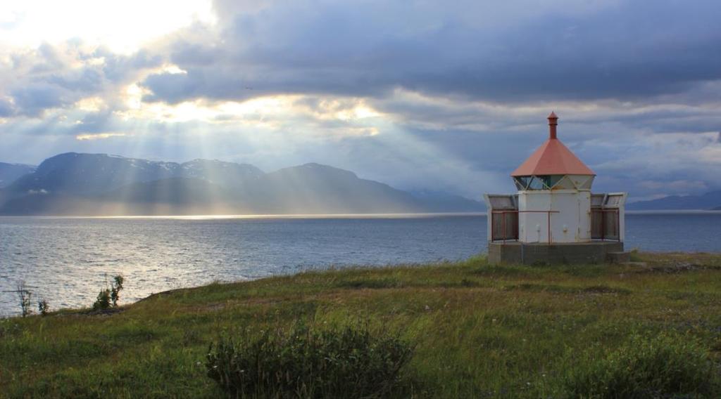 Tack för mig! Bild: Utsikt från Storekorsnes fyr, Norge, av Erika Häggström, 22 juli 2011.