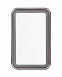 Anropsknapp i vit plastlåda Aritco 4000 har ingen dörrkarm på hissens B-sida och därför ingen plats för en dörrtablå på hissen.