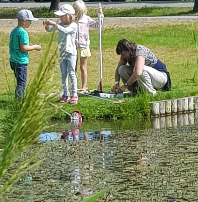 Naturskolans lärare ansvarar även för Administration av naturskolans verksamhet Uthyrning av kåtan och naturskolans rum Kåtan hyrs ut