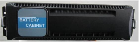 4.4.4 Anslutning av extra batteripack 3U rackmontage Extra batteripack för rackmontage kan anslutas. Genom att utöka med extra batteripack förlängs reservtiden vid batteridrift/nätstörning.