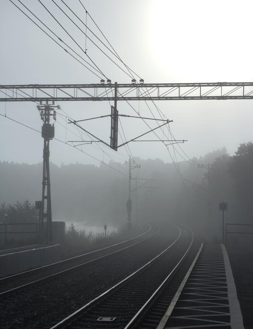 Förutom behoven av betydligt förbättrade stationsmiljöer sägs att stationerna är i behov av uppdatering och komplettering av ny trafikinformationsutrustning.