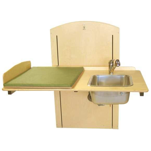 Lyfta Lyfta är ett eldrivet höj- och sänkbart skötbord som både kan monteras på väggen och stå på golvet Lyfta 1200 (väggmontering) Lyfta 1200 (golvstativ) Lyfta är ett eldrivet skötbord som regleras