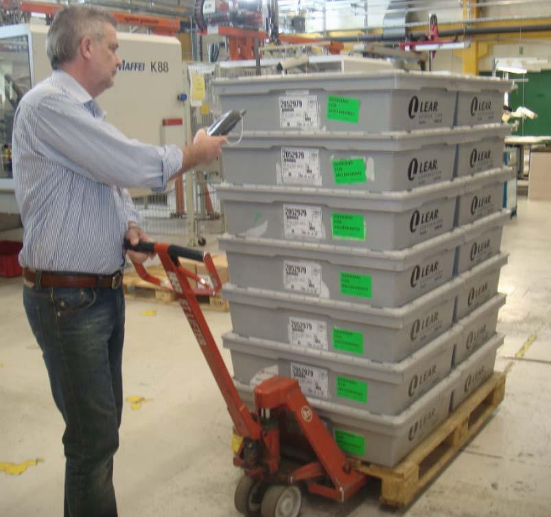 Date 58 (94) I det aktuella fallet, med enbart inrapportering till lagret, fungerar det bra om en pall med 14 plastbackar förses med en RFID-etikett med antalet 210 (14
