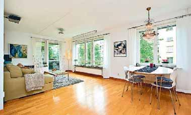 30-19 Kungsholmen 08 522 301 07 Välplanerad funkis, västerbalkong med Riddarfjärdsvy.