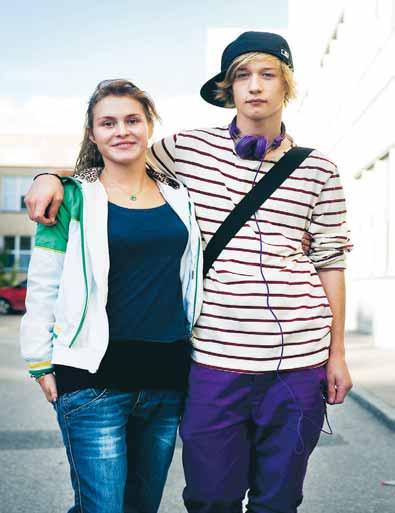 8 16 oktober 22 oktober 2010 VÅRT KUNGSHOLMEN KUNGSHOLMEN Varför tror du att ungdomar bär kniv? Sami Omar, 16 år, och Toni Shabo, 15 år: En del vill skydda sig.