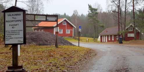 Jag var lite lätt stressad denna dag, skulle nämligen hem till tv-soffan och kolla Zlatan lira boll (svensk fotbollsspelare). Så mitt val föll på det 4,5 km långa gulvita spåret runt Iglatjärn.