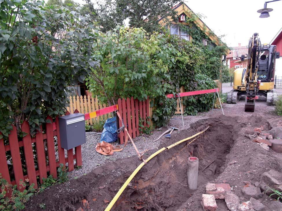 öst-sydöst. Ågatan, med den kulverterade Lillån, bildar gräns mellan Bergskvarteren och Vintervadskvarteren.