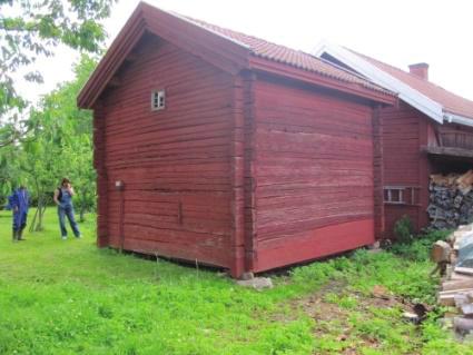 fasaden med rötskador.