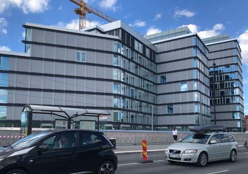 Genom att minska behoven av kylning och uppvärmning i byggnader kan man förutom väsentliga besparingar i byggnadens driftkostnader även uppnå stora miljövinster i form av minskad energiförbrukning