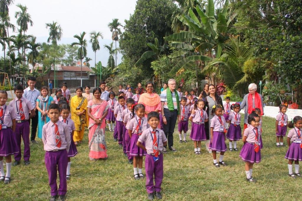 Kjell Borneland Foundation, Indien Jaigaon (Indo-Bhutan border) Bo & Anki Jansson besökte skolan och sitt fadderbarn hösten