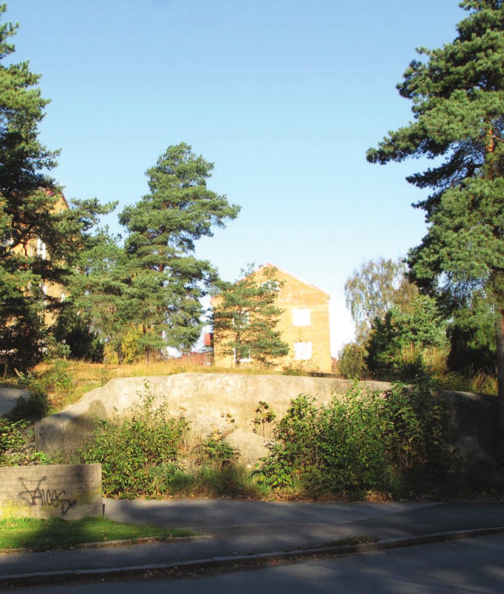 OMRÅDET I DAG Stadsdelen Högsbotorp är planerad som en grannskapsenhet, vilket innebär a området planerades med bostäder och den service som de boende behövde i vardagen.