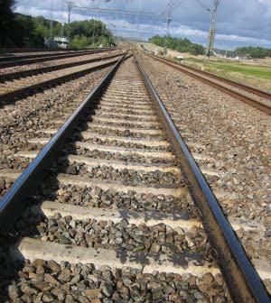 Åtgärder för att öka järnvägens kapacitet Kapacitetsökningar kan göras i olika steg. I ett första steg kan plattformarna förlängas för att skapa möjlighet att köra med längre tåg.