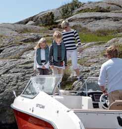 Det här är en lättsam upplevelse: från tryggheten med ett robust teakdäck, till sittplatser i klassiskt hästskoarrangemang samt förkabin för förvaring eller övernattning. Hungrig?