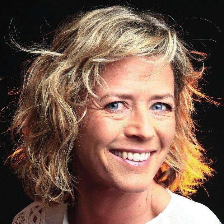 Har erfarenhet inom flera sporter och utövar i dagsläget följande: fotboll, crossfit, gymnastik, OCR, tennis, löpning, cykling och simning.