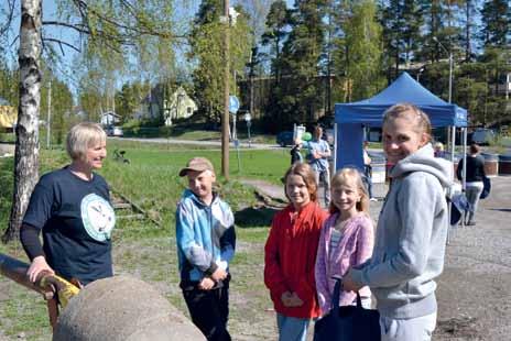 Skolsamarbete i skolorna och genom tävlingar Vår servicerådgivare besökte under året över 80 grupper och berättade om hur man kan minska och återvinna avfall samt om avfallshanteringen.