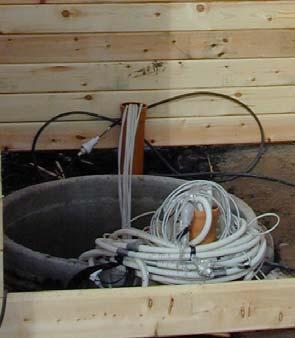 Mätbrunnen är till för att leda upp slangar och kabel till brunn- /mätstugan och för att samla in dränvatten från testytan.