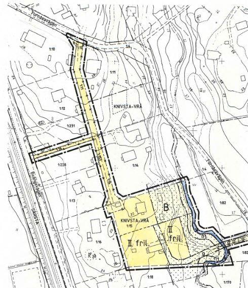 Fastigheten Vrå 1:11 beviljades tillfälligt bygglov på fem år för ändrad användning från missionsgård till bostadshus 2013-03-26. Fastighetsägaren ansökte under hösten 2017 om ett permanent bygglov.