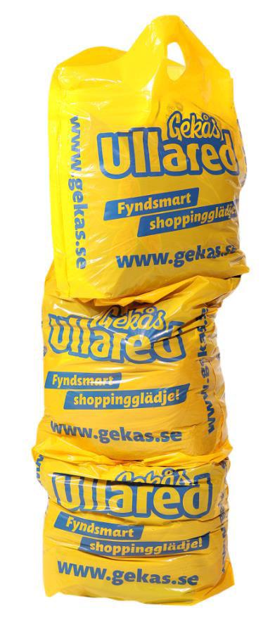 Bussiga busschauffören Janne, från HJ Buss, är van vid sträckan; det var tredje gången den veckan han körde dit. När vi kom fram fanns gott om varuvagnar och INGEN KÖ IN!
