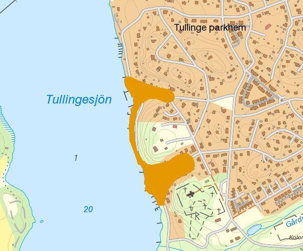 För huset samt parkeringen som planeras längst i väster, se figur 1, ska man vid markarbeten beakta risken för mindre jordras och blocknedfall.