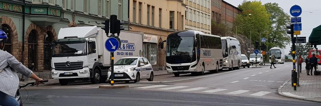 Folkungagatan (korsningen Renstiernas gata) Observation 1. Ett fåtal bussar i beställningstrafik passerade (5 stycken totalt).