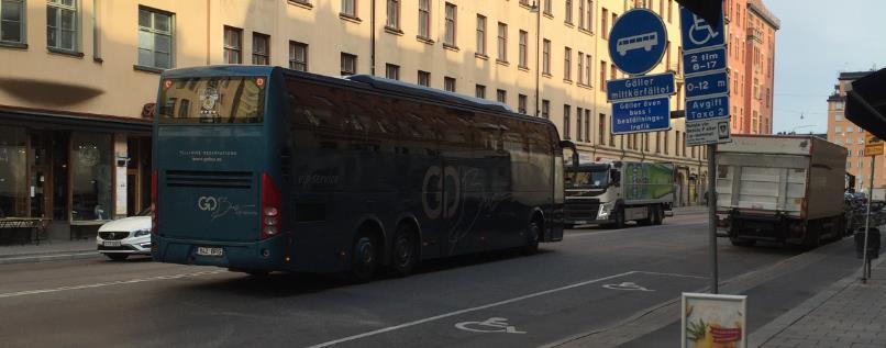 Totalt noterades 15 passerande beställningstrafiksbussar, samtliga till synes utan konflikter med övrig trafik.