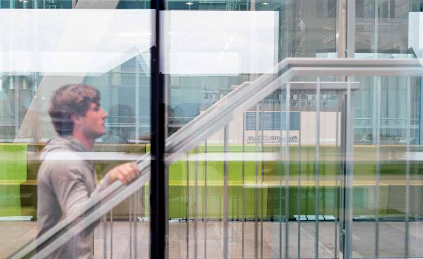Daikin kylaggregat Daikin-koncernen har en lång global erfarenhet av konstruktion och tillverkning av inverterskruvkylare som förbättrar invertertekniken för alla de applikationer som kräver stora