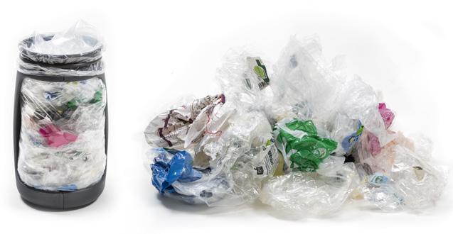 Platta till dina pappersförpackningar så tar de mindre plats i kärlen Minimizer Chipspåsar, plastfolie och annan mjukplast som läggs löst i facket för plastförpackningar skapar onödig volym och