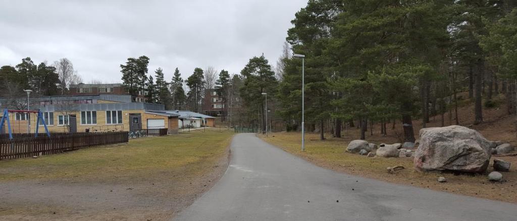 Eskilstuna kommun 2018-11-08 21 (45) I genomsnitt kommer varje barn ha tillgång till 15 m2/elev (utan den bullerutsatta ytan längs Vasavägen och komplementyta utanför skolan).