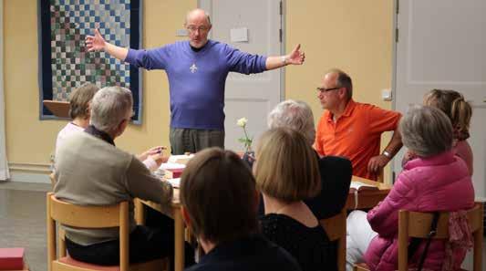 LarsOlov Eriksson undervisar i bibelserien Bryt ny mark i Sävja kyrka.