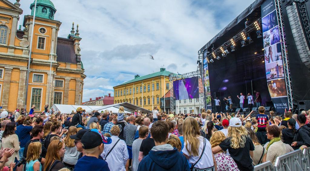 4 DESTINATION KALMAR AB Destination Kalmar har den övergripande uppgiften, att i samarbete med näringslivet, utveckla, profilera och marknadsföra Kalmar som besöksmål.