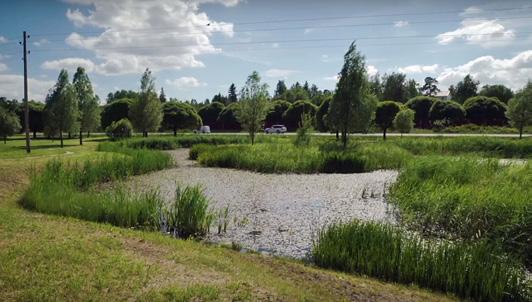 PARK Parken med dagvattendammar ska både vara en skyddszon mot järnvägen med visuella kvaliteter och samtidigt i vissa delar kunna upplevas och nyttjas av de verksamma i området.