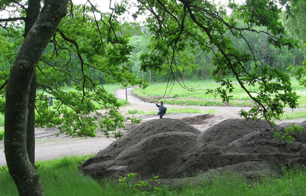 Plan- och naturgruppen arbetar för att föreskrifter och bestämmelser för kommunens naturreservat efterlevs och att miljö- och hälsoskyddsfrågor beaktas i den fysiska planeringen.