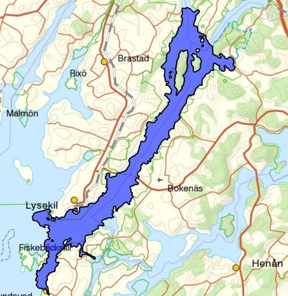 Figur 2 Blått område visar recipienten Gullmarn Centralbassäng. Planområdets ungefärliga läge har markerats ut med röd cirkel. (2018-08-31).