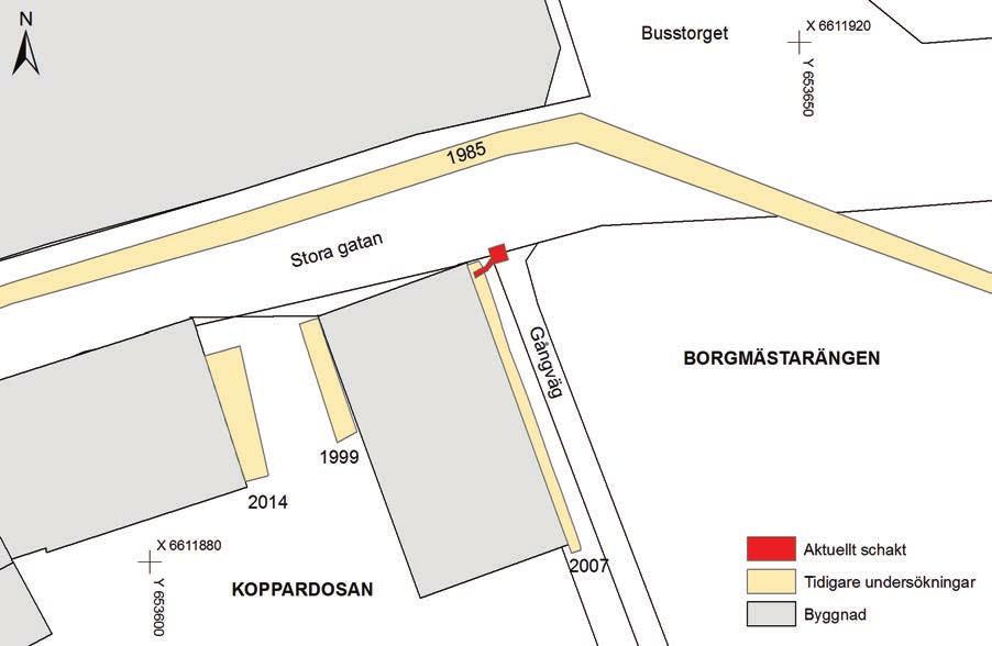 Figur 3. Schaktets läge i förhållande till Stora gatan och Borgmästarängen. På planen ses även de tidigare schakt som omnämns i rapporttexten. Utdrag ur digitala Fastighetskartan. Skala 1:500.