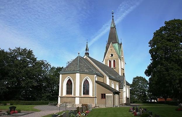på ett gravfält Håle-Tängs kyrka Kyrkor Flakeberg kyrka Flo kyrka Fridhems kyrka