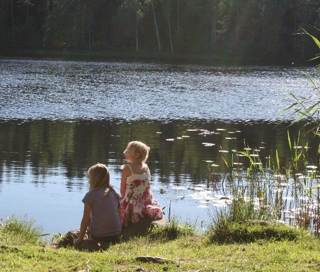 Ekopark Hunneberg Platåbergen Hunne-och Halleberg ligger som öar ute i slättlandskapet, och utsikten är fantastisk!