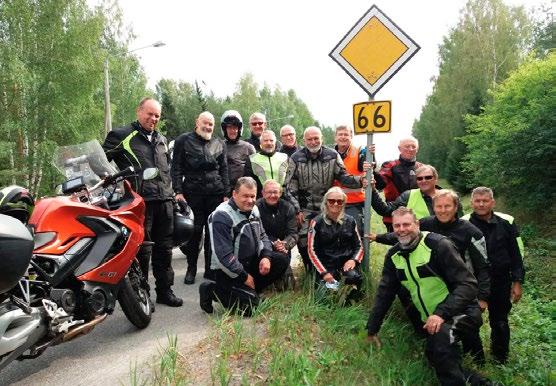 Därefter fick alla en åkband i armen och vissa använde det att ta MC och drog iväg till Vaasa eller tydl, en del gick faktiskt in på Powerpark, intresset verkade kanska milt i början, men sen