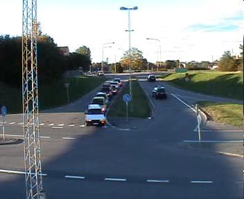 4.4 T-korsningar Fältmätningar 4.4.1 Söderleden/Dagsbergsvägen, Norrköping Söderleden är överordnad led och Dagsbergsvägen underordnad med väjningsplikt.