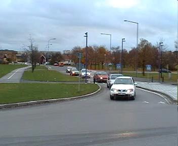 Denna rondell ligger på Ståthögavägen vilket är en starkt trafikerad genomfartsled i Norrköping.