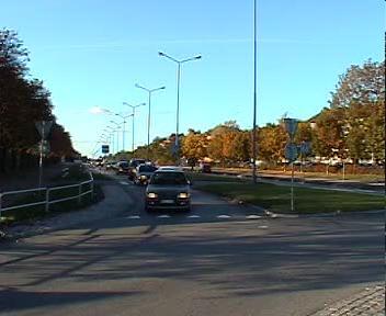 Fältmätningar 4.5.3 Finspångsvägen N/Hagagatan, Norrköping Denna cirkulationsplatsen är belägen i sydvästra delen av Norrköping. Finspångsvägen är en led in till Norrköping från Finspång.