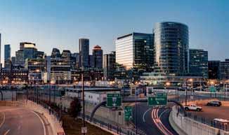Övre bilden: Kontorsprojekten 121 Seaport och 101 Seaport. Nedre bilden: Sett från vänster kontorsprojekten 121 Seaport, 101 Seaport och bostadsprojektet Watermark Seaport.