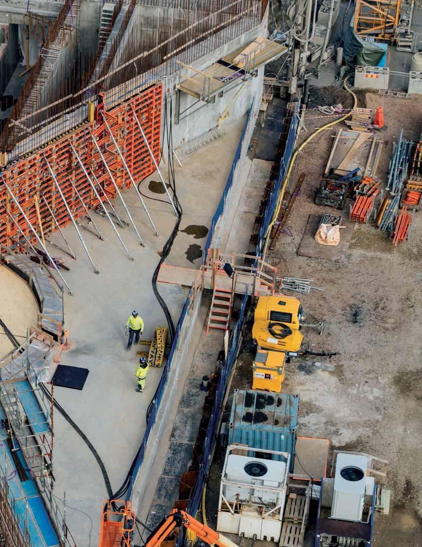 Skanska Årsredovisning 2017 5 European Spallation Source (ESS), Lund, Sverige Byggverksamheten På den skånska slätten växer en av världens i sitt slag mest kraftfulla forskningsanläggningar fram.