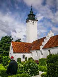 Mot Danmark Efter några timmar tog vi ned seglen eftersom vinden kom rakt emot, startade motorn och siktade mot Læsø.