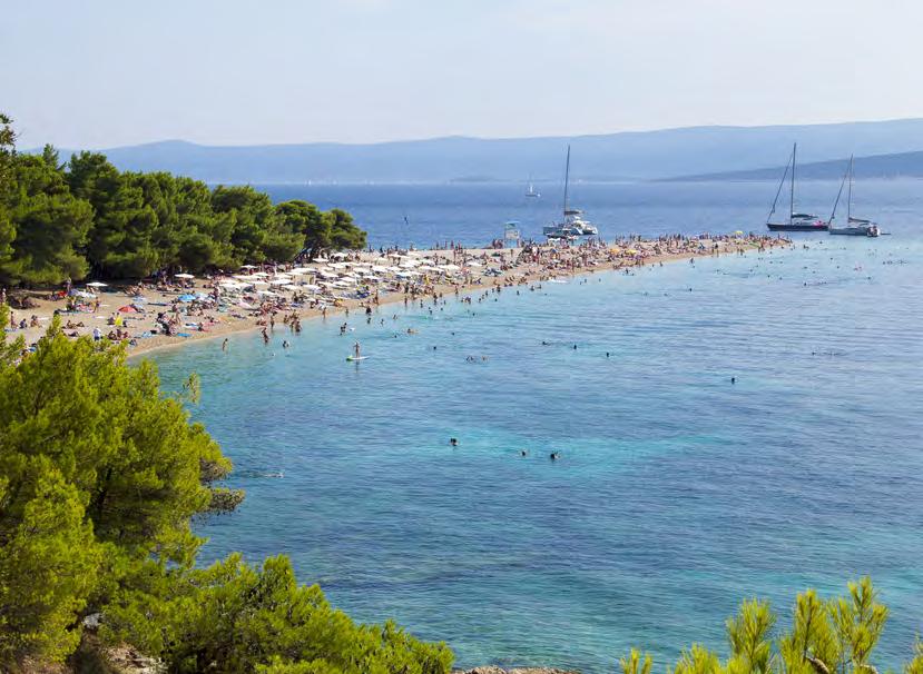 5 x se och göra Zlatni Rat Kroatiens mest kända och fotograferade strand är utan konkurrens det gyllene hornet som sticker ut just som ett horn på Bračs södra sida.