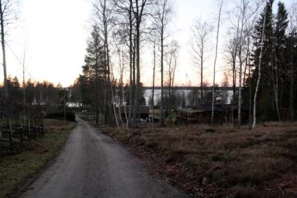 utformning. Även Markaviken anpassas efter dagens förhållande. Området för båtplats med bryggor ändras till småbåtshamn medan friluftsbad kvarstår.