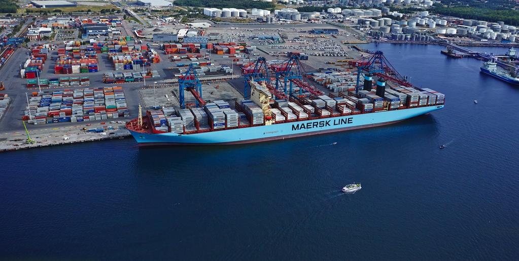 Större fartyg kräver djupare hamn M/V Mærsk Mc-Kinney Møller ett av världens största containerfartyg som