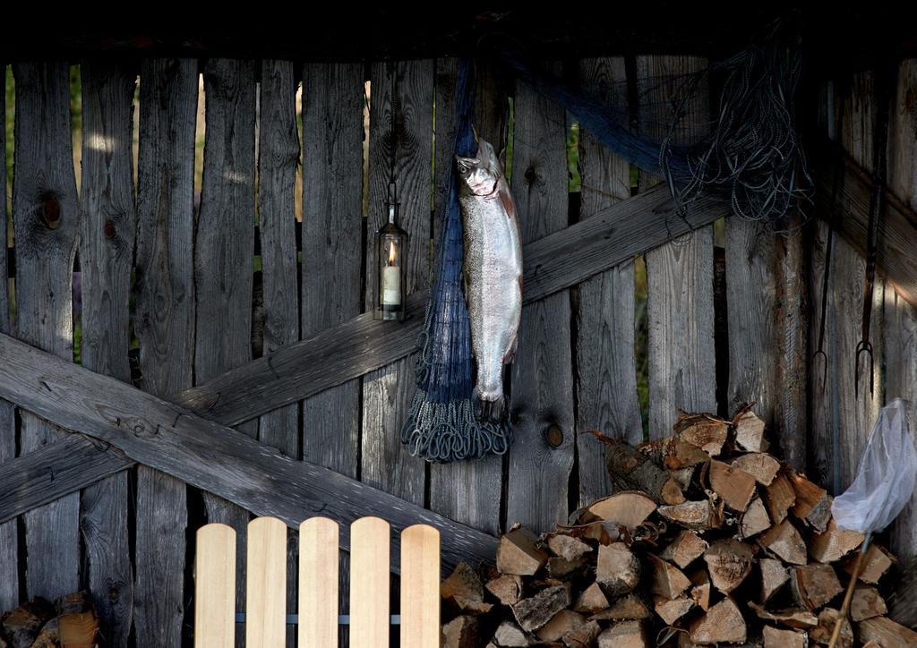 Välkommen hem till byn Allt fler har blivit intresserade av närproducerat. För oss har det varit en självklarhet ända sedan starten. Vi vill alltid kunna försäkra oss om både kvalitet och hållbarhet.