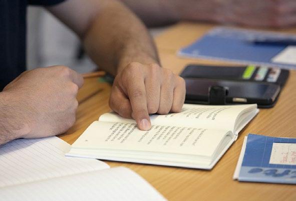 Där finns också en länk till ansökan som görs på nätet. Varje program har egna sidor på eskilstuna.se/gymnasium. erbjudas de elever som vill prova på annat än studier.