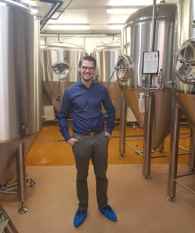 Från studenthobby till framgångsrikt bryggeri Joacim Larsen är civilingenjören som redan under studietiden startade tre egna bolag, varav det ena idag är ett av Skånes mest kända mikrobryggerier: