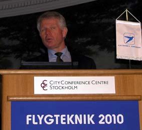 Vår utmaning-att förbli en ledande flygindustri Följande föredrag om Saab med ovanstående rubrik hölls på kongressen Flygteknik 2010 av Lennart Sindahl, som är chef för affärssegmentet Aeronautics i